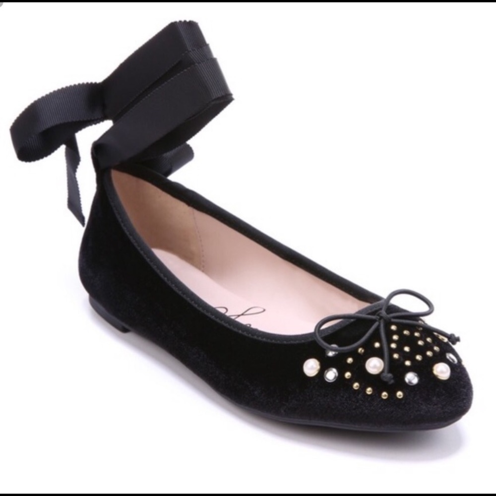 Libby Edelman Black Jeweled Toe Ballerina Flats